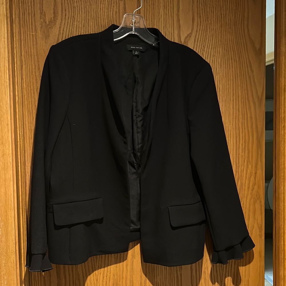 Ann Taylor feminine blazer black size 10